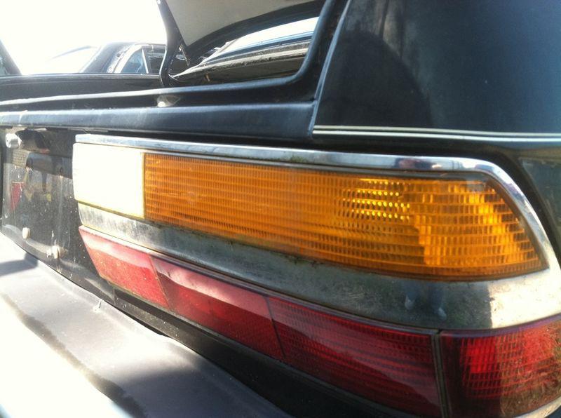 1982-83-84-85-86-87-88 bmw 528e right side tail light