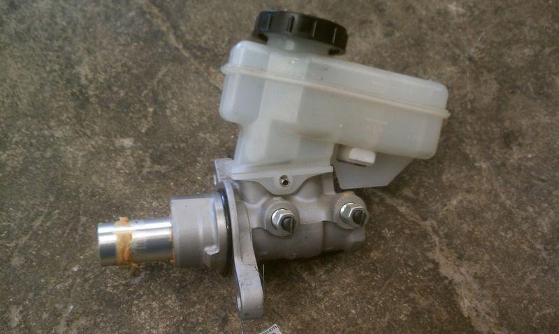 07 08 infiniti g35 sedan oem brake master cylinder