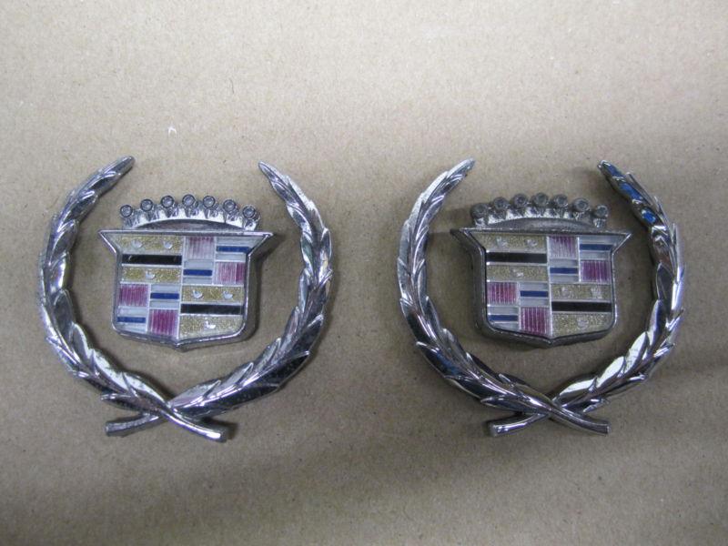 Cadillac emblem ornament oe wreath and crest set 4 pieces good color