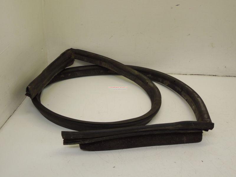 Audi a8 d2 bulkhead under bonnet rubber seal 4d0823723b