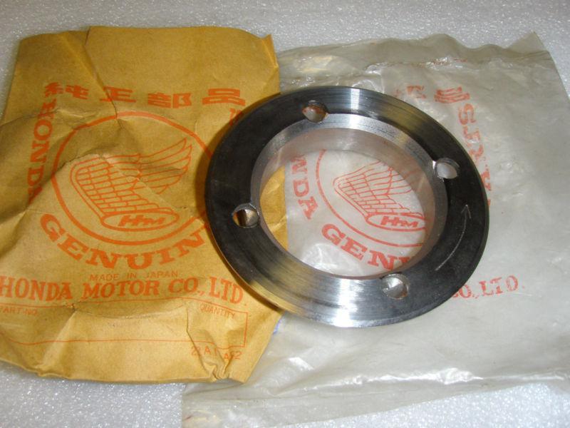 Honda nos 500 550 rear wheel bearing retainer cb500k cb550k cb550f 41231-323-020