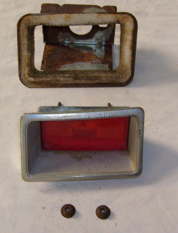 Ford maverick grabber comet cougar right rear 1/4 panel side marker light o.e.m.