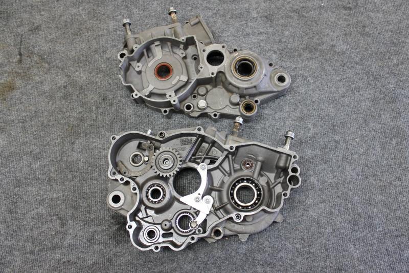 2001 ktm 250 300 380 mxc ktm380 left & right engine motor bottom end cases 00-03