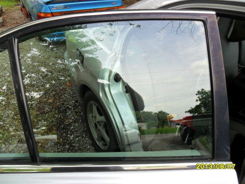 99-03 mitsubishi galant right passenger side rear  door glass window oem