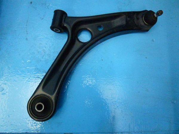 Nissan moco 2010 front right lower arm [8051720]