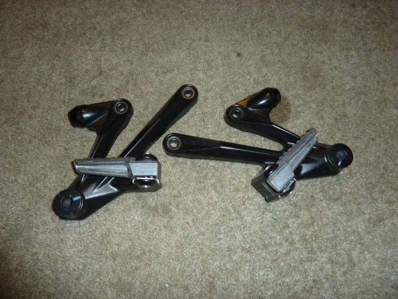 2006 kawasaki zx-14 passenger foot pegs/exhaust hanger