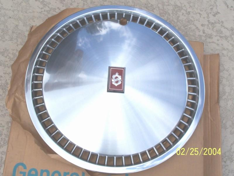 1981-90 nos  delta 88 15" hubcap