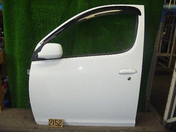 Toyota fun cargo 2000 front left door assembly [5213200]