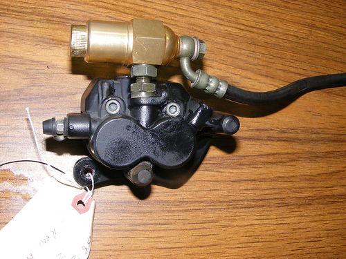 06 zong shen zs250gs rear brake caliper and line