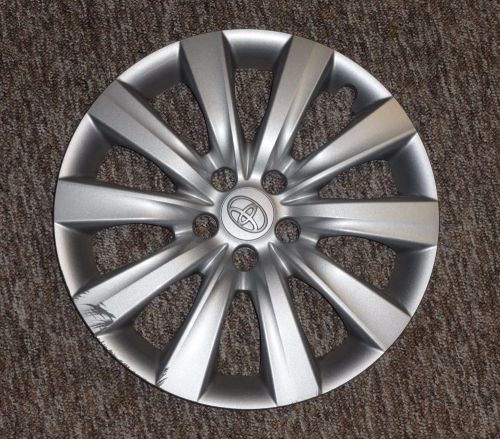 Genuine toyota corolla  2011 2012 2013 16&#034; wheel cover hub cap 10 spokes