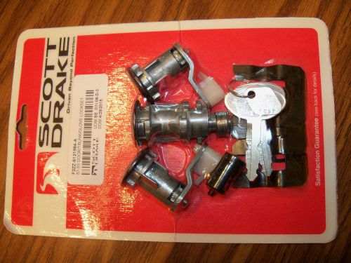 1987-93 mustang  door/ trunk/ glovebox lockset (new) by scott drake f2zz-6121984