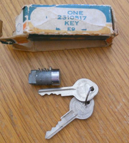 Nos gm 2310517 chrome glove box lock w/ keys  40-54 chevy truck