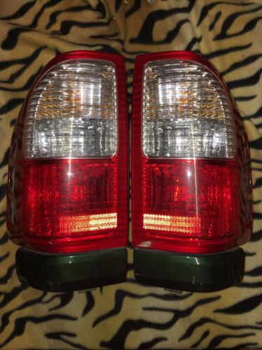 2000-2004 isuzu rodeo taillights pair