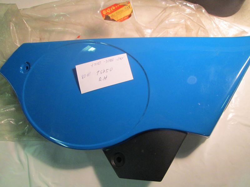 Suzuki ts250 1980-81  nos oem r/h side cover  p.n 47110-30900-084