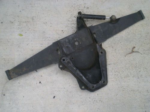 Porsche 911 cabriolet engine suspension mounting bracket