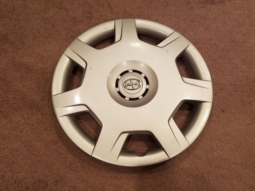 (1) scion toyota xd xb 16&#034; hubcap  08-15 oem dealer take-off