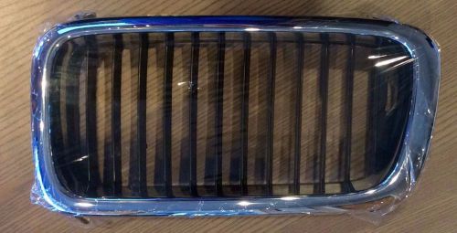 Bmw grille left side  side chrome with  black center 1995-1998 7 series e38
