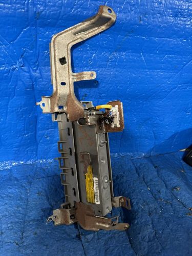 2015-2016-2017-2018-2019 toyota highlander drive knee airbag