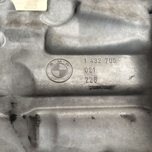 Bmw e46 325 330 oil pan used 1432705 bmw 1999 to 2005 used