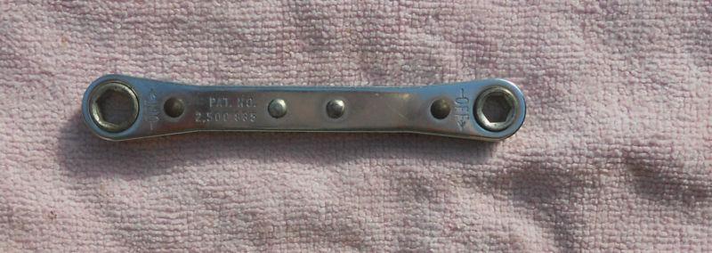 Williams (snapon) ratcheting box wrench-std lgth-0° offset-1/4-5/16" 6 pt-rb810