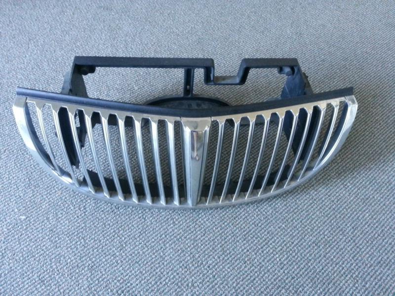  2000 1999 99 00 lincoln town car, signature series, grille assembly