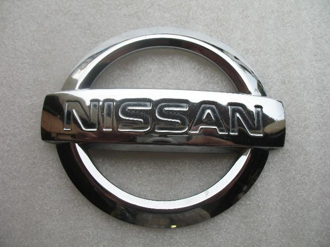 2002 nissan xterra front grille chrome emblem logo decal badge used oem 02 03 04