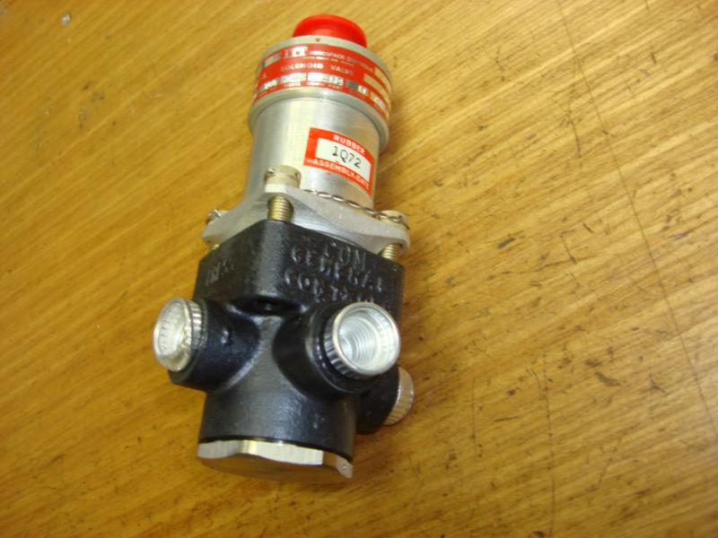 Itt aerospace controls 24 volt 300 psi aircraft solenoid valve 24788