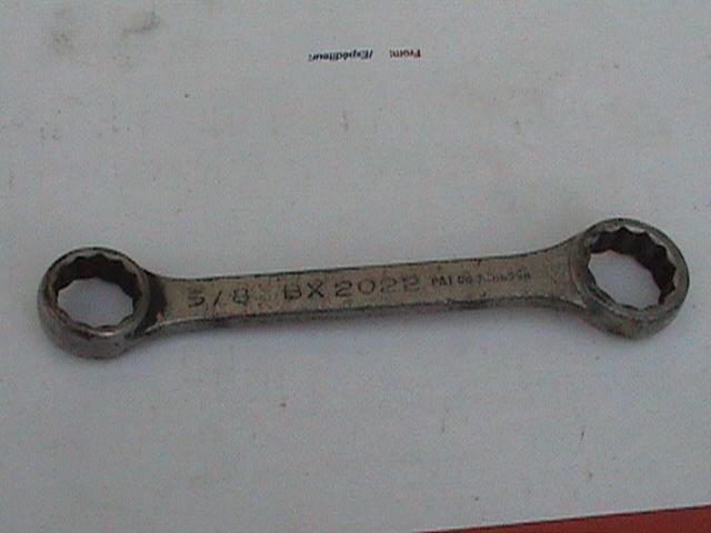 Mac tools 5/8" x 11/16" #bx2022 short double end box wrench 12 point(very nice)