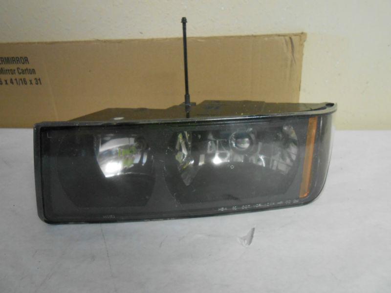 2002,02,03,04,05,06 chevrolet avalanche left driver headlight oem free shipping