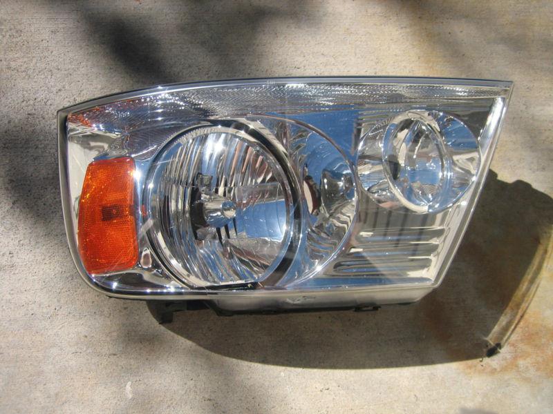 Ford f150 left head light oem 2004 2005 2006 2007 2008 very nice condtion