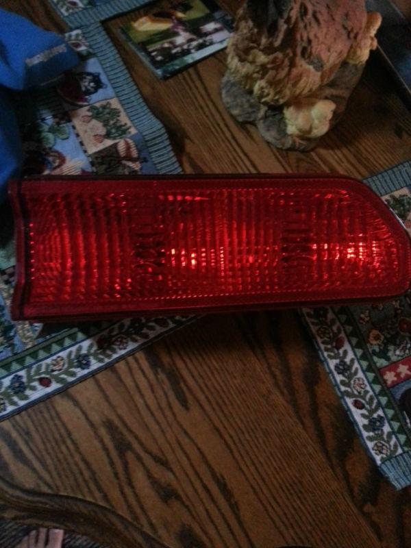 2010 right side dodge challenger tail light