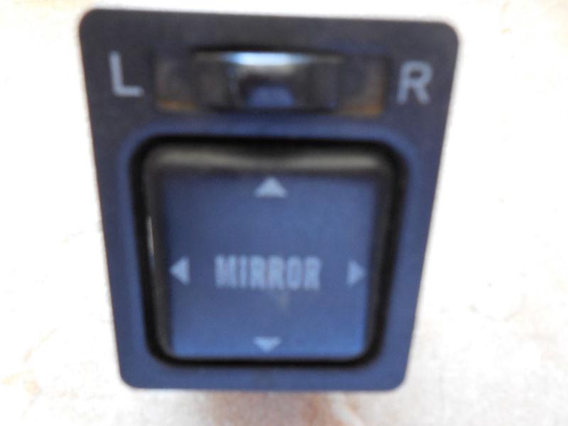 1989-1995 toyota 4runner power mirrow switch. yota yard.