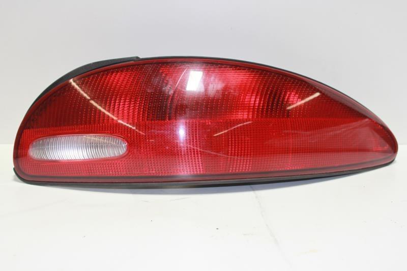 98 99 00 01 concorde r. tail light 308019