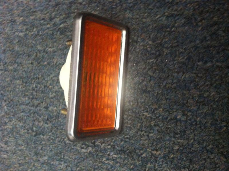 1969 **nos** corvette front fender side marker light gm# 5960376