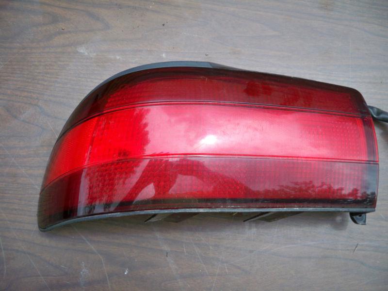 Geo prizm left tail light assembly 1993-1997