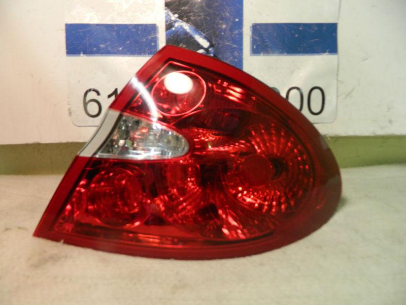 Buick lacrosse 2005-2009 right/passenger side oem tail light w/harness #10393852