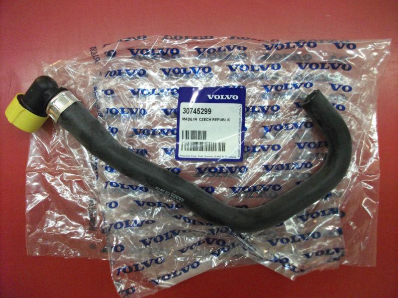 New genuine volvo s80 heater hose (outlet) oem 