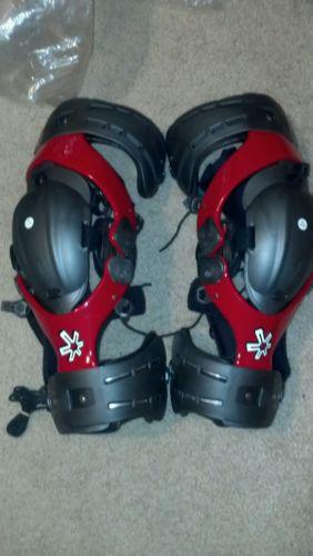 Asterisk knee braces pair left and right xl new never worn 