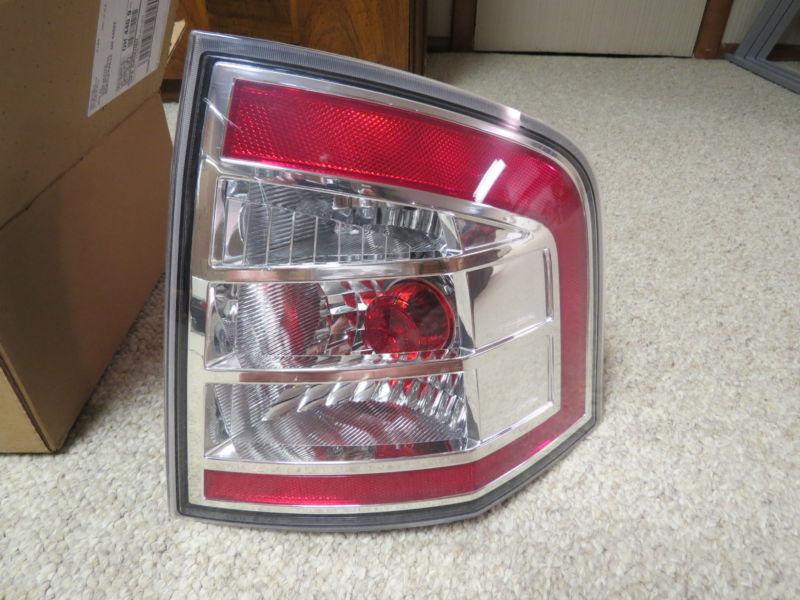 Right factory oem ford edge taillight 2007-2010 vgc w/bulbs & sockets