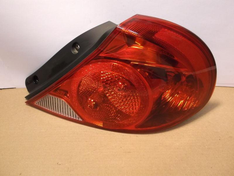 Kia spectra right passengers tail light brake lite 2002 2003 2004 complete