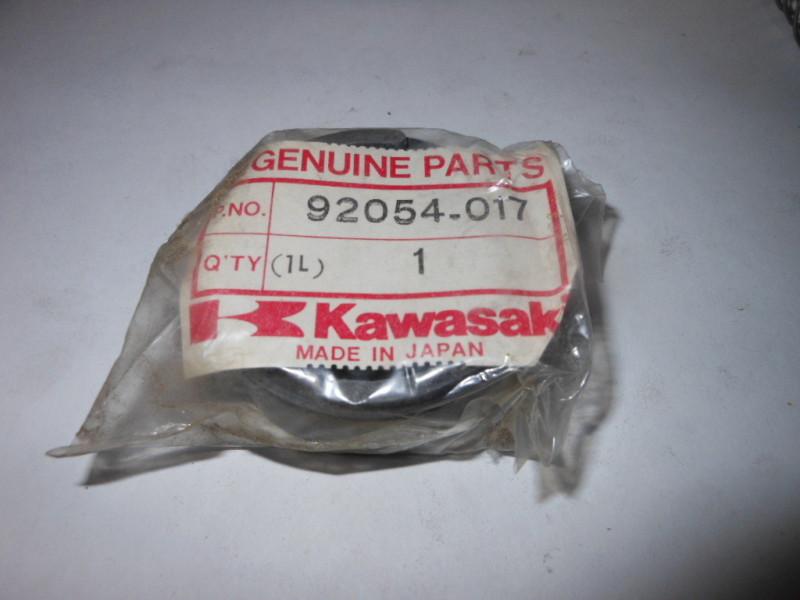 Nos kawasaki oil seal h1 92054-017