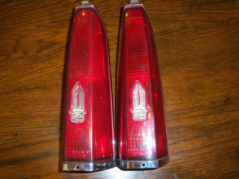 1988 88 cadillac left right tail light good used set 1987 87 1989 89