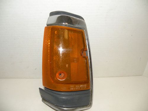 1983-1986 nissan truck corner light  left side  oem