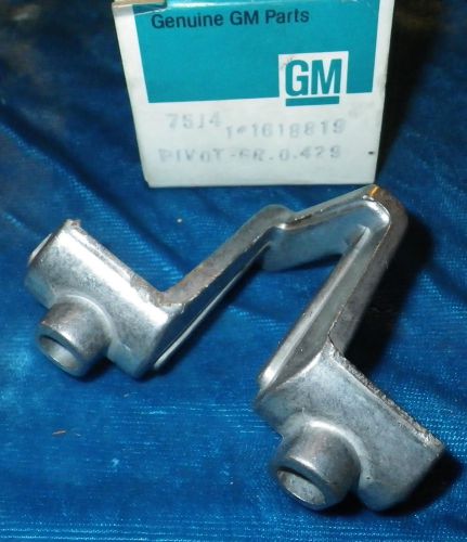 Nos 1982-1995 cadillac pivot valve engine rocker arm gm#1618819 seville eldorado