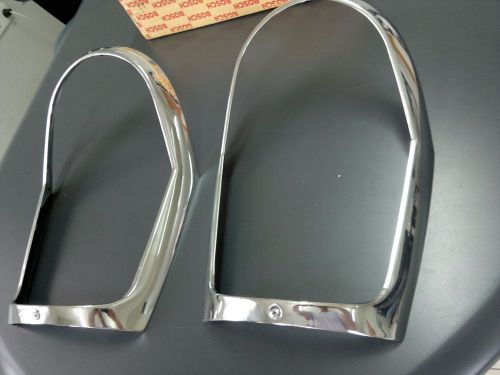 Mercedes w111 w108 w109  w112 dual headlights bezel 1 305 542 029