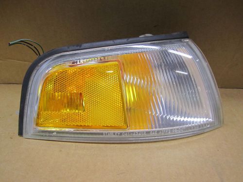 Mitsubishi mirage sedan 97 98 99 00 01 1997-01 corner light passenger rh right