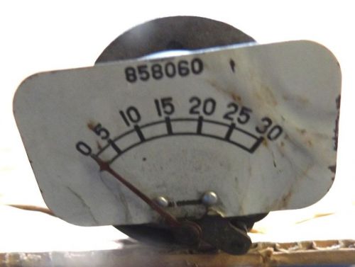 Old used == oil pressure gauge