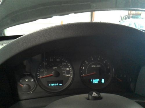 06 jeep grand cherokee speedometer cluster laredo 3.7l kph 1137651