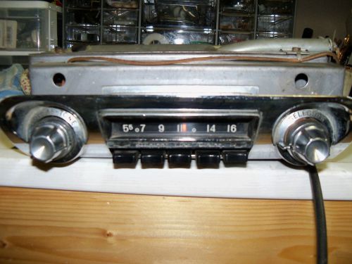 Working original 1959 60 chevy am radio gm delco serviced with knobs 988276