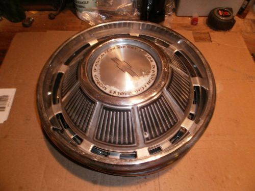 Vintage 1960&#039;s chevrolet 14 in hubcap impala chevrolet motor division 1pc used